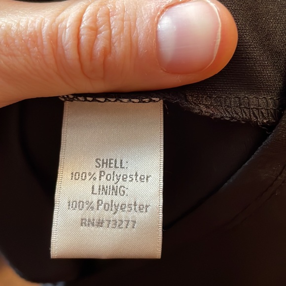 Lauren Conrad mini skirt, M, black with arrow print - Picture 6 of 7